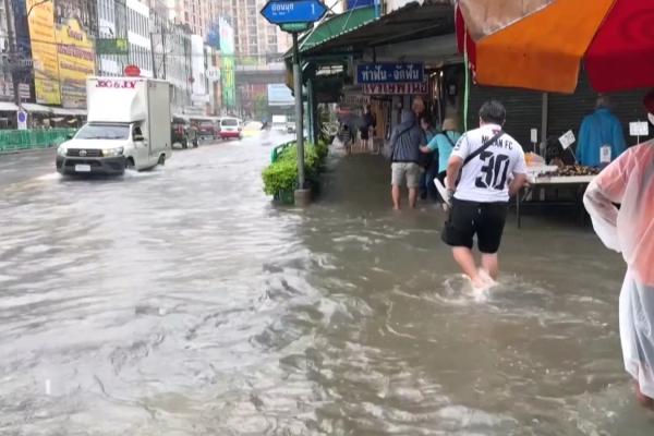 曼谷連日豪雨成災 泰國全市50區進入災難狀態