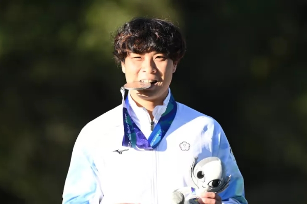 輕艇「越野激流」摘銀 張筑涵連四屆亞運奪牌