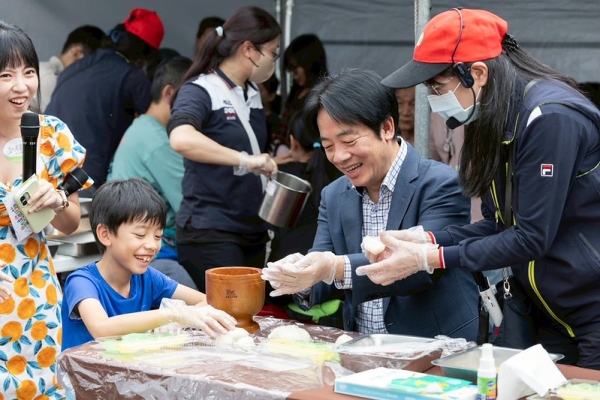 賴清德總統出席凱道農玩節活動　肯定農業部積極推動食農教育　鼓勵國人支持在地農產發展