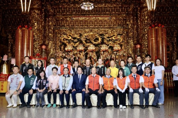 臺南市長黃偉哲陪同賴清德總統　赴臺南西來庵、武龍宮、武德宮贈匾揭牌祈福