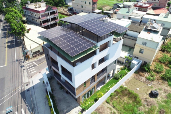 屋頂光電補助啟動！21縣市全面動起來　經濟部核定13億元獎勵家戶設置