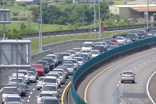 高公局估27日湧現北返車潮 國道部分路段晚間可能壅塞