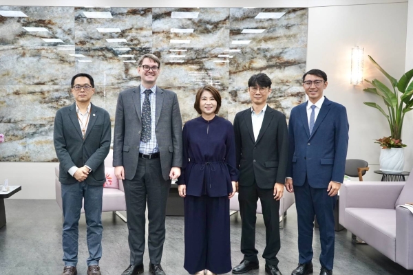 新任AIT高雄分處長史崇理拜會周春米 盼深化臺美地方與產業交流