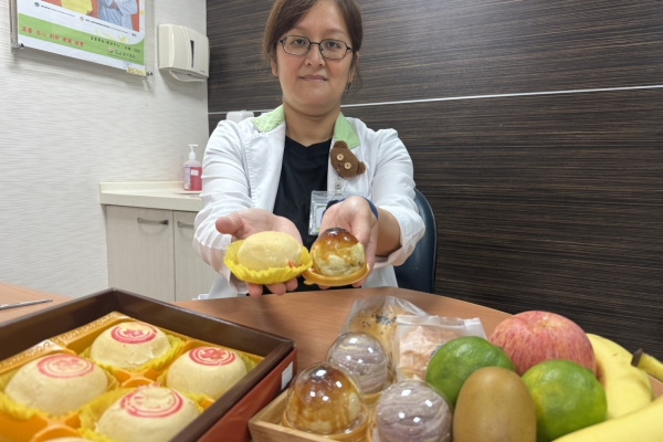 臺中醫院推中秋健康攻略：烤肉先吃菜、服慢性病藥慎食柚子