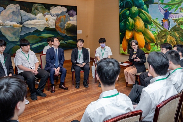 蕭美琴副總統接見成功高中師生　期勉積極參與公共事務深化學習體驗