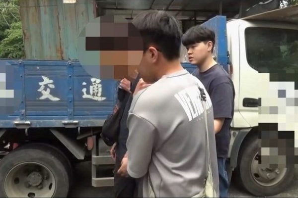 亡命五年調製煙彈難逃北市警鷹眼　十年刑期販毒通緝犯落網遭查獲分裝場