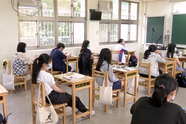 兒盟：逾2成青少年對容貌焦慮 每日仍超過一半時間戴口罩