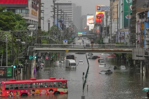 泰國曼谷豪雨洪災擴大至全市50區 抽水站全力運轉應對
